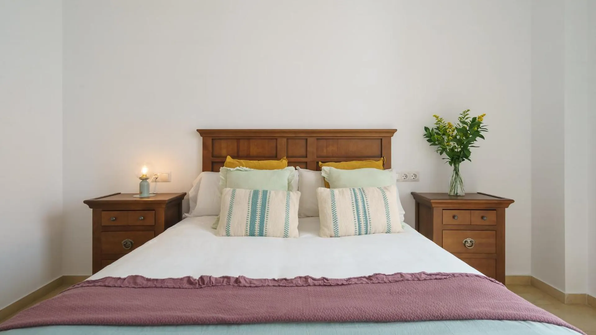 Misterhost Conde De Ibarra 2Hab, Parking Apartment Seville Spain